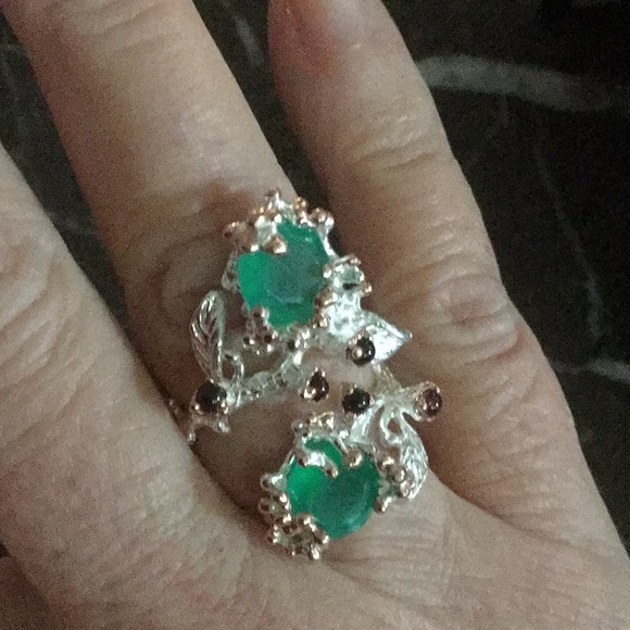 Extraordinary Genuine Adventurine & Garnet Ring - Picture 2 of 8